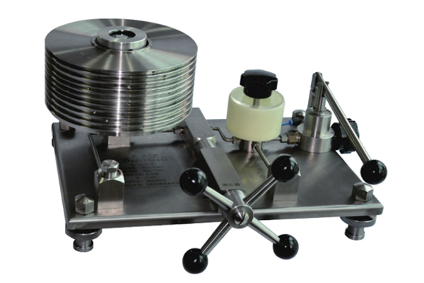 水介質(zhì)活塞式壓力計(jì)